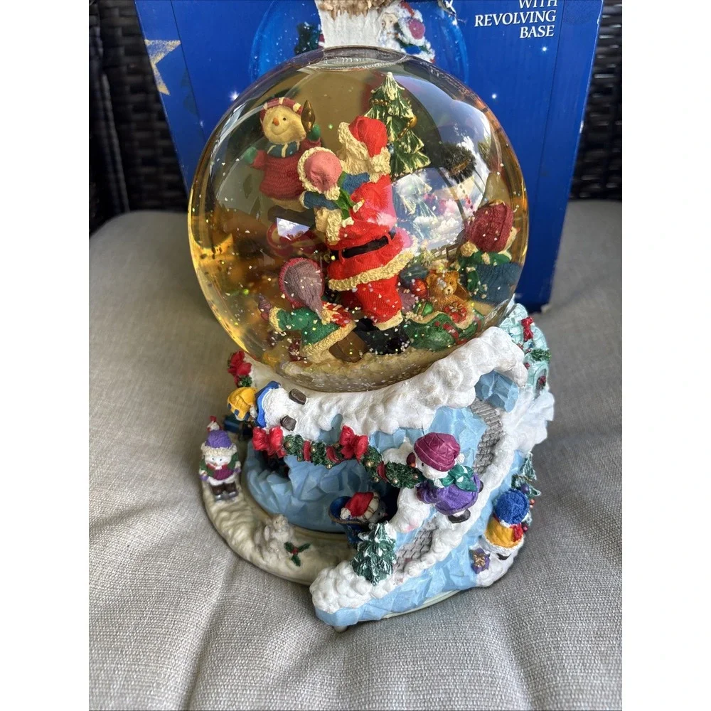 Kirkland Signature Musical Waterglobe With Revolving Base Snowmen 109619 - WORKS